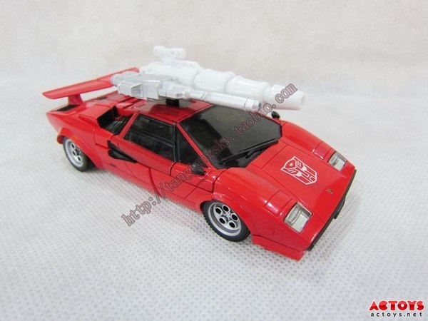 More Transformers Masterpiece MP 12 Lambor  Sideswipe In Hand Images  (11 of 24)